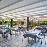 Hotell Grande 4*